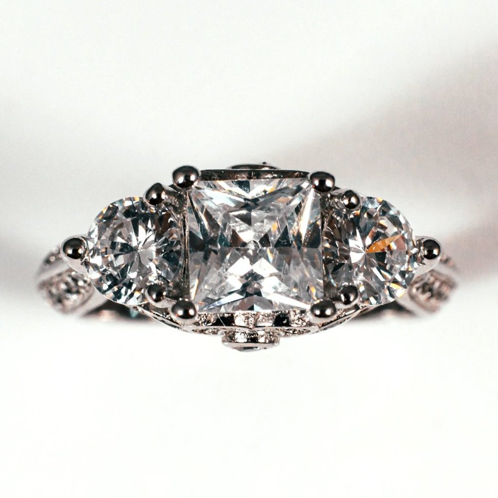 Three Stone Princess Cut Diamond Simulant Sterling Silver Ring Size 6 - Picture 2 of 3